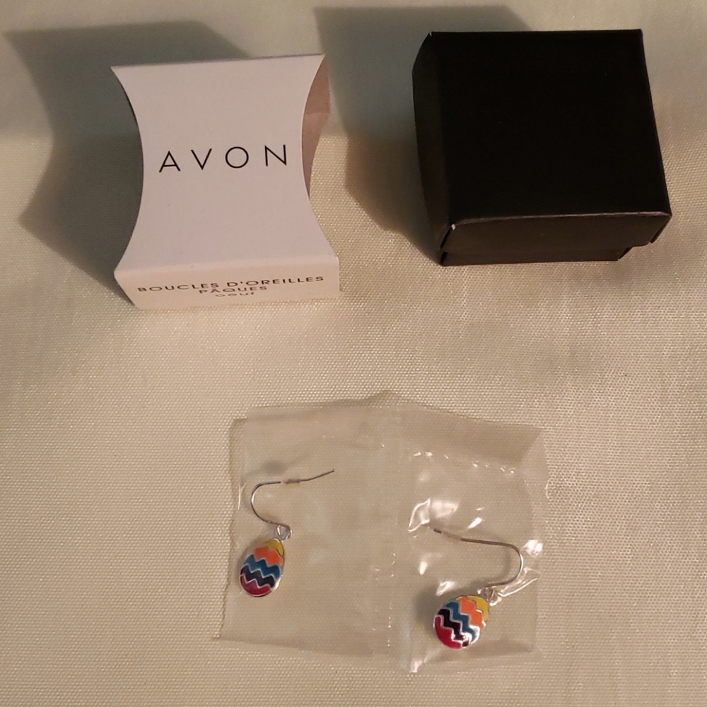 2010 Avon Easter Egg Earrings